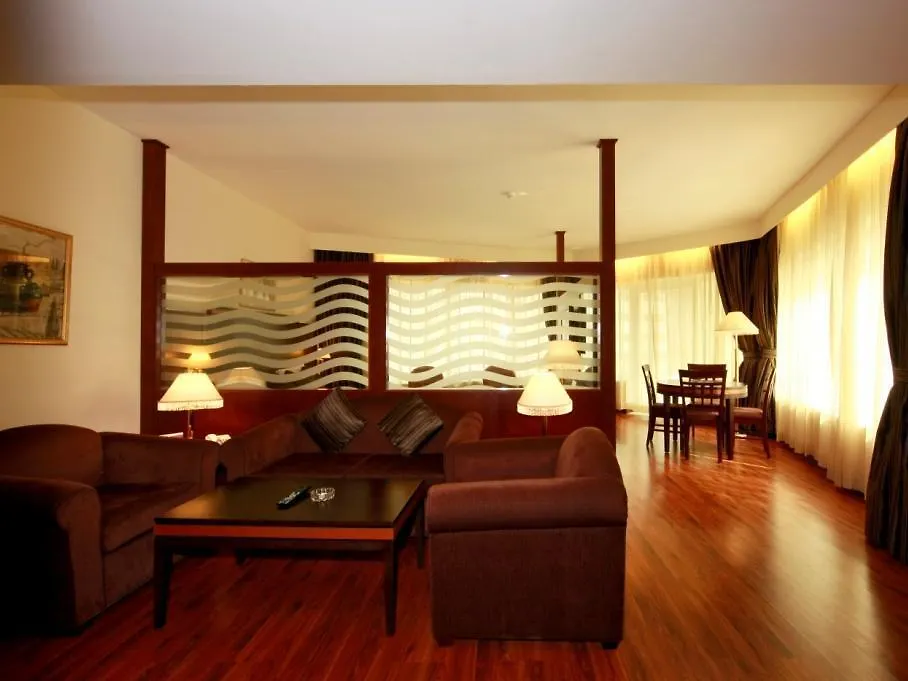 Howard Johnson Bur Dubai Hotel