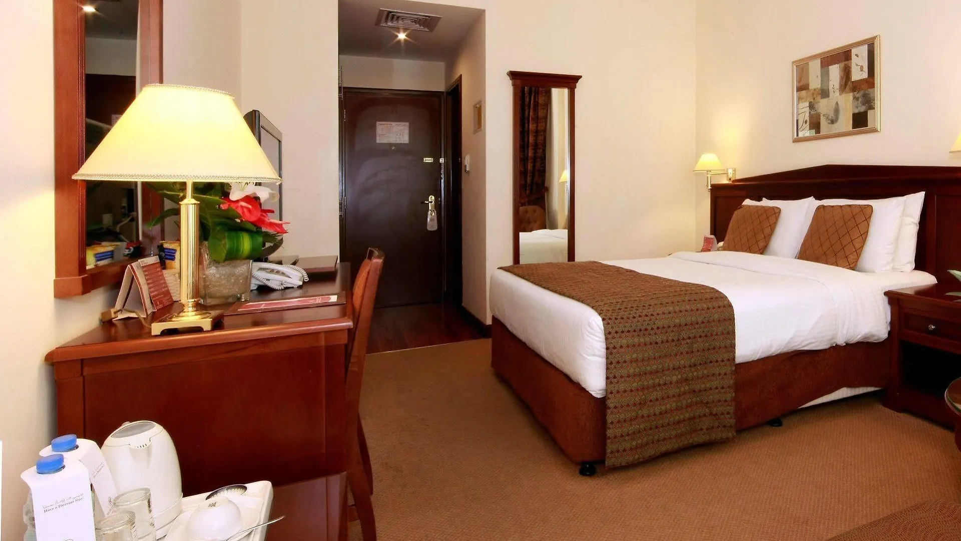 Howard Johnson Bur Dubai Hotel