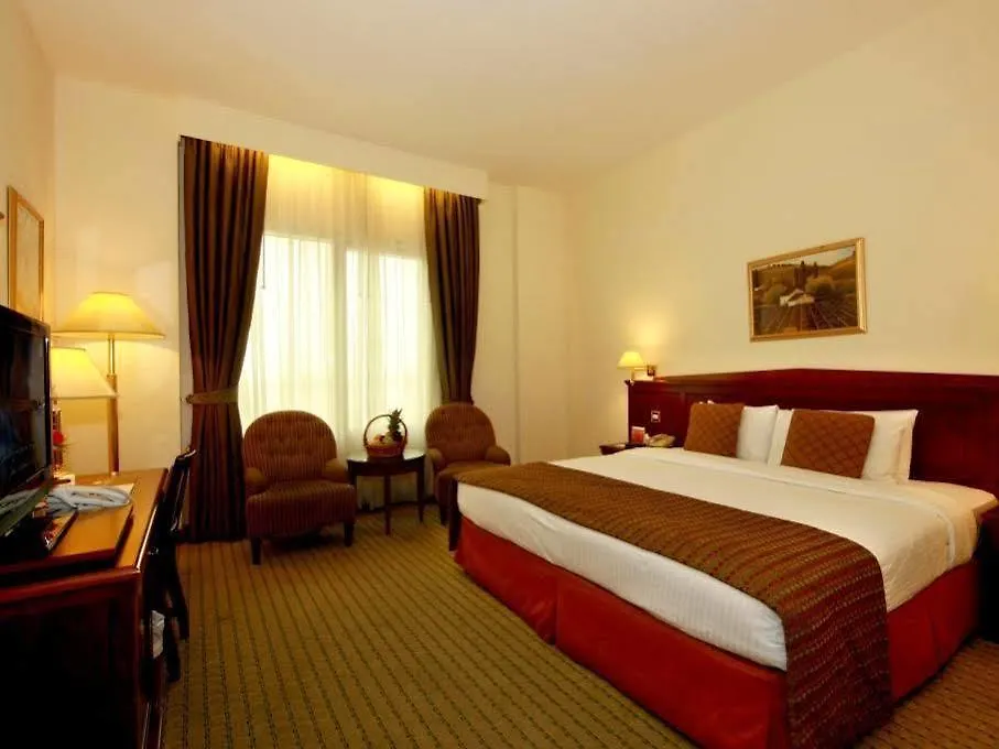 Howard Johnson Bur Dubai 3*,